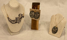 Load image into Gallery viewer, ‘Opihi Earrings-posts