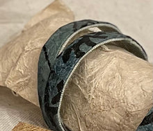 Load image into Gallery viewer, Pūko‘a Double-Wrap Bracelet/Choker