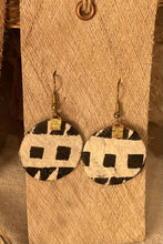 Load image into Gallery viewer, Po‘okela Earrings - Medium Disks-1 1/4"-Gold