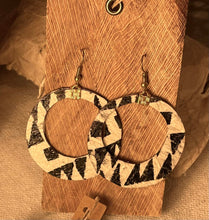 Load image into Gallery viewer, Po‘okela Earrings - Medium Disks-1 1/4"-Gold