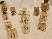 Load image into Gallery viewer, ‘Ihe Earrings-Hoops