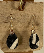 Load image into Gallery viewer, ʻOhe Earrings - Small Teardrop-1" x 5/8"-Gold
