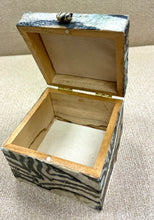 Load image into Gallery viewer, Auwai Kapa Covered Treasure Box