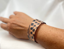 Load image into Gallery viewer, Kōnane Cuff